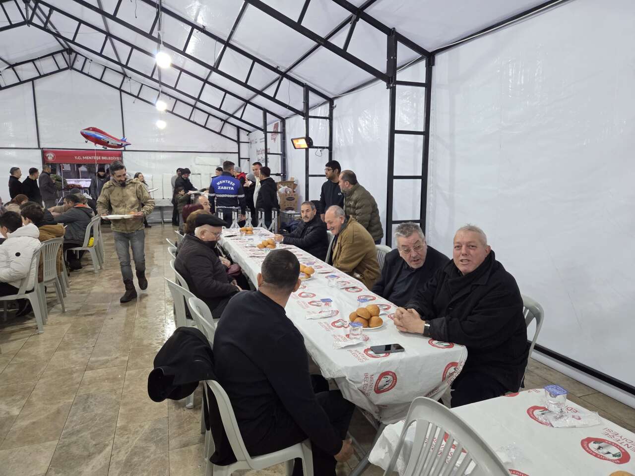 Menteşe’de Birlik Sofrası: Nail Kızıl’dan Babası Hayrına İftar 5